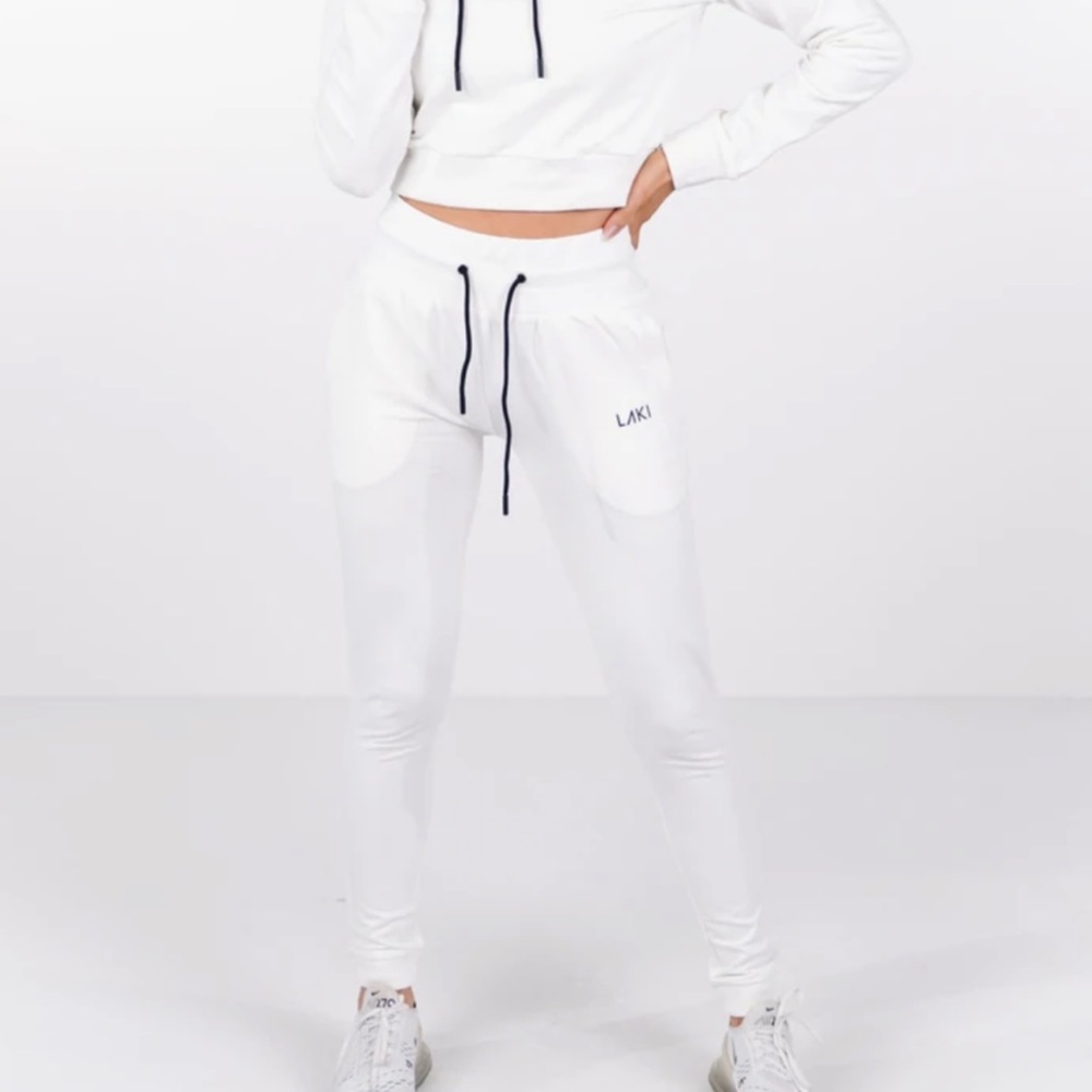 NWOT Laki Alta Joggers in Frost